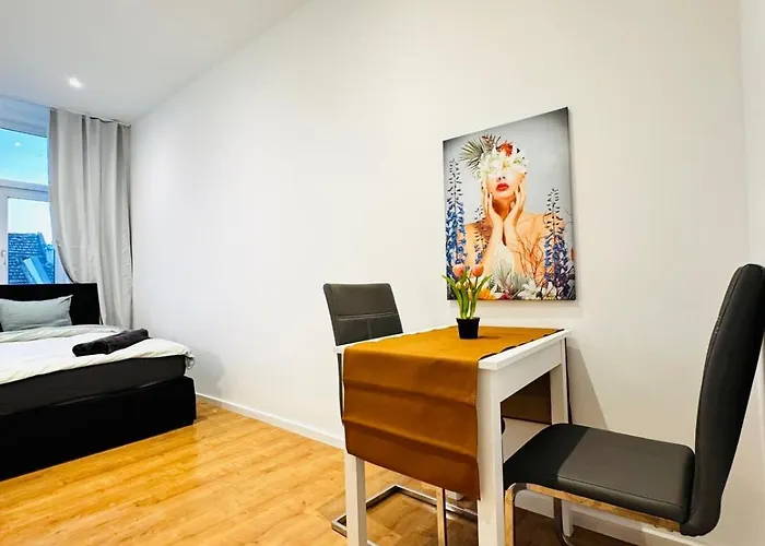 Bright & Spacious 4br Near Kaufpark Alterlaa Apartment