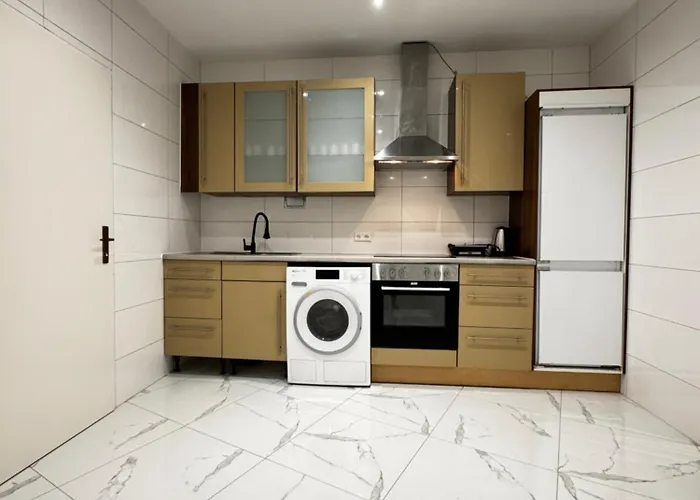 Apartment Bright & Spacious 4br Near Kaufpark Alterlaa Vienna