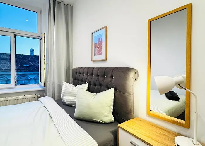 Bright & Spacious 4br Near Kaufpark Alterlaa Vienna