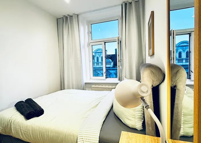 Apartment Bright & Spacious 4br Near Kaufpark Alterlaa
