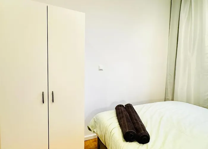 Apartment Bright & Spacious 4br Near Kaufpark Alterlaa *