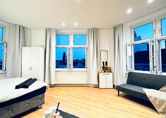 Apartment Bright & Spacious 4br Near Kaufpark Alterlaa Vienna