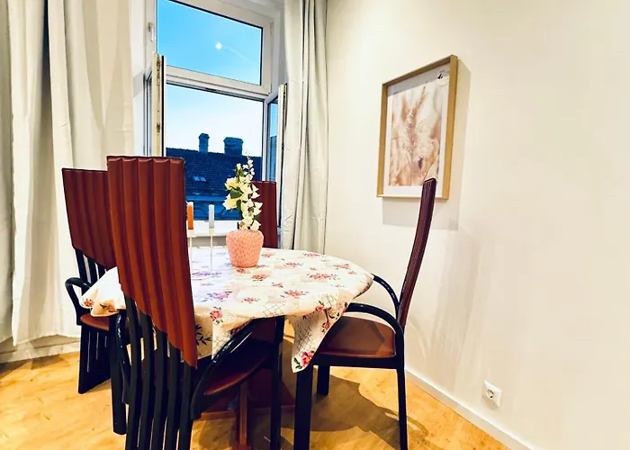 Apartment Bright & Spacious 4br Near Kaufpark Alterlaa *