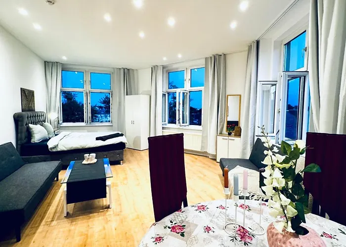 Bright & Spacious 4br Near Kaufpark Alterlaa Apartment