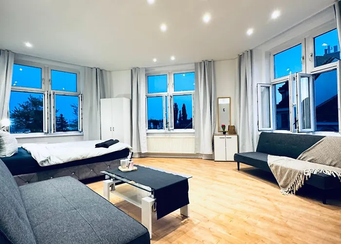 Apartment Bright & Spacious 4br Near Kaufpark Alterlaa