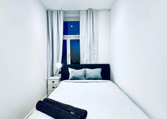 Bright & Spacious 4br Near Kaufpark Alterlaa Apartment *